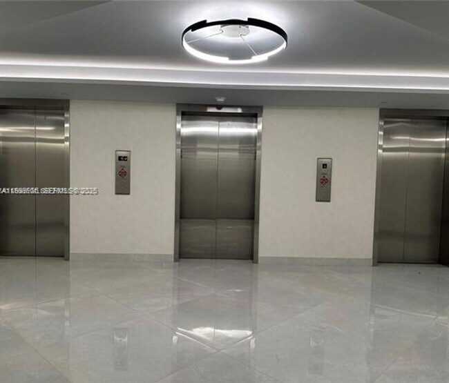 Building Photo - 3180 S Ocean Dr