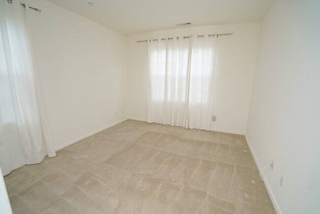 Building Photo - COMING SOON! Villa Metro Home for Rent!