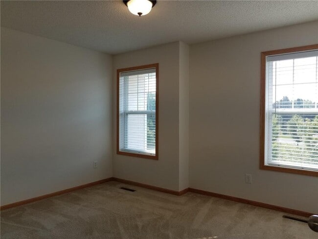 Building Photo - 11810 Emery Village Dr N