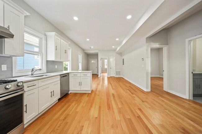 Building Photo - 42 Waterville St