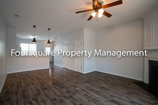 Building Photo - Townhome| Washer/ Dryer Included| Back Pat...