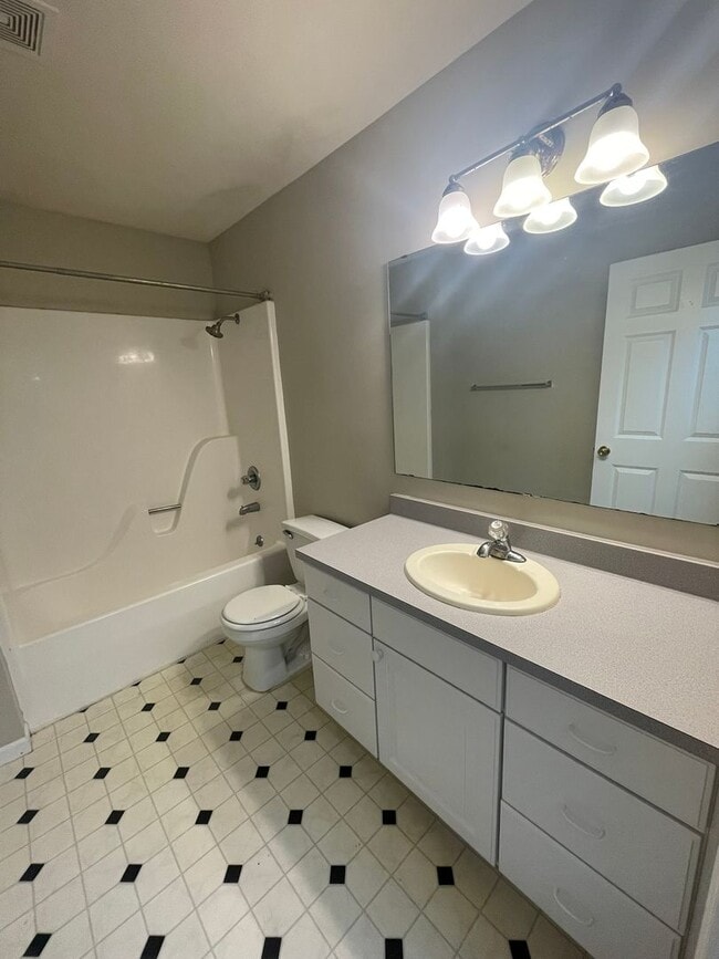 Building Photo - 230/232 Brookridge Rd.