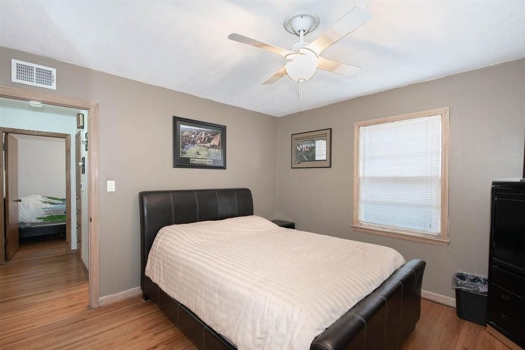 Building Photo - 368 N Hillcrest St