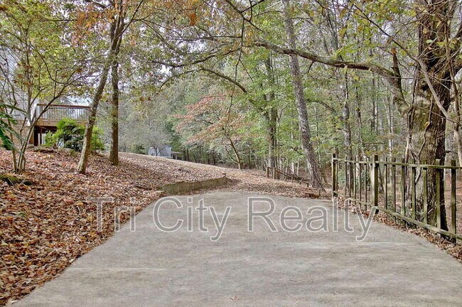 Building Photo - 150 Drennan Dr