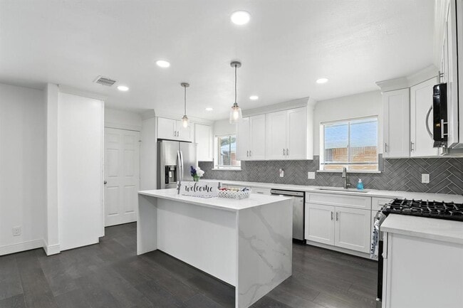 Building Photo - 9226 Kapri Ln