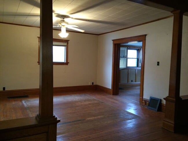 Primary Photo - 618 W 1st St