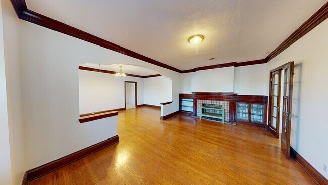 Building Photo - 514-520 S Hanley Rd