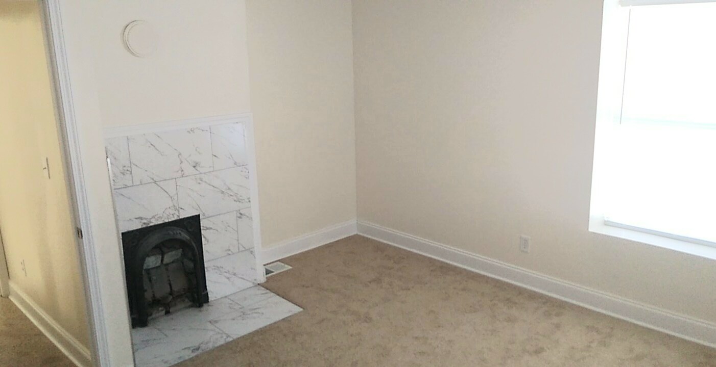 Building Photo - 719 E Jefferson St