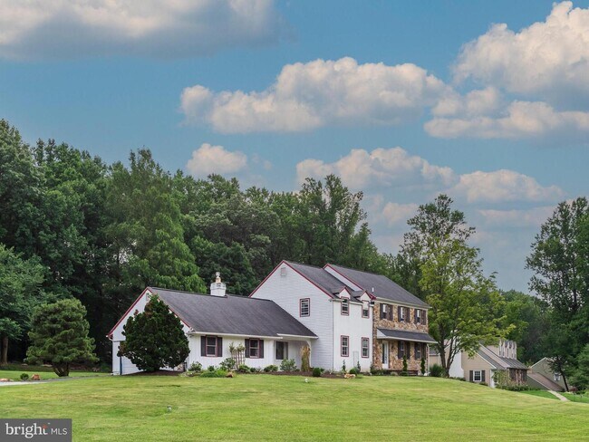 Building Photo - 612 Bough Rd