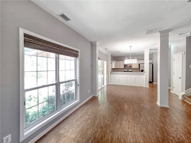 Building Photo - 401 Kensington Parc Dr