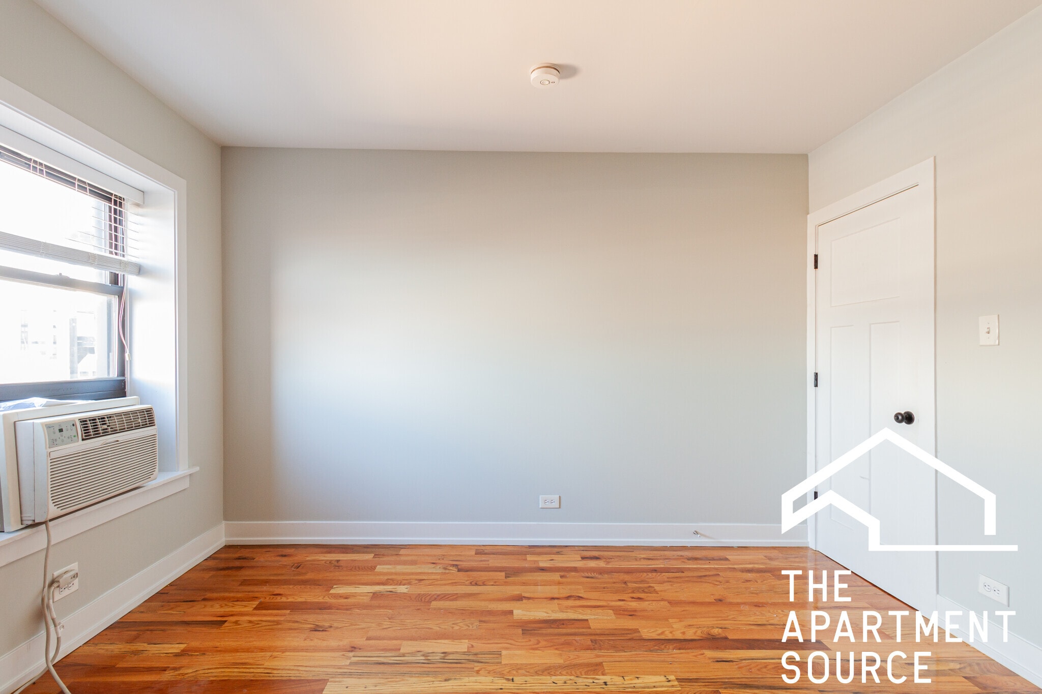 Building Photo - 556 W Arlington Pl