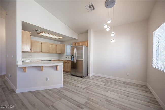 Building Photo - 8301 Boseck Dr