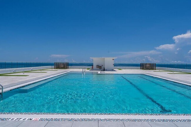 Building Photo - 4020 Galt Ocean Dr
