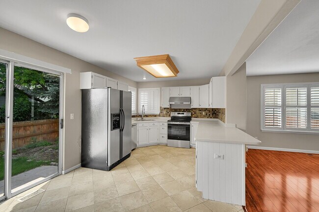 Building Photo - $3,495.00 - 5 Beds, 3.5 Baths, Single Fami...