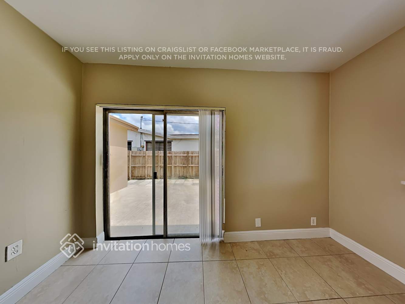 Building Photo - 2411 Utopia Dr