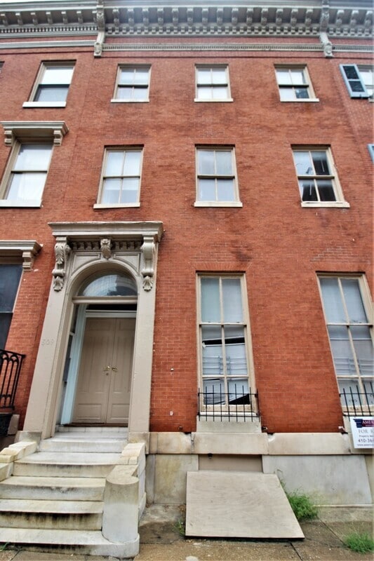 Building Photo - 809 Park Ave