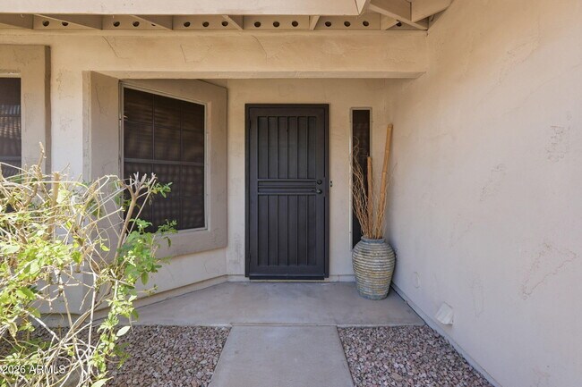 Building Photo - 457 S Meadows Dr