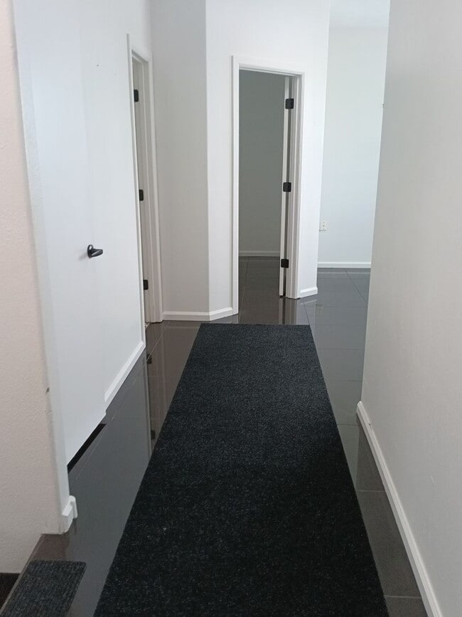 Building Photo - 3 Bedroom, 2.5 Bathroom Home! Schedule a Showing Soon!