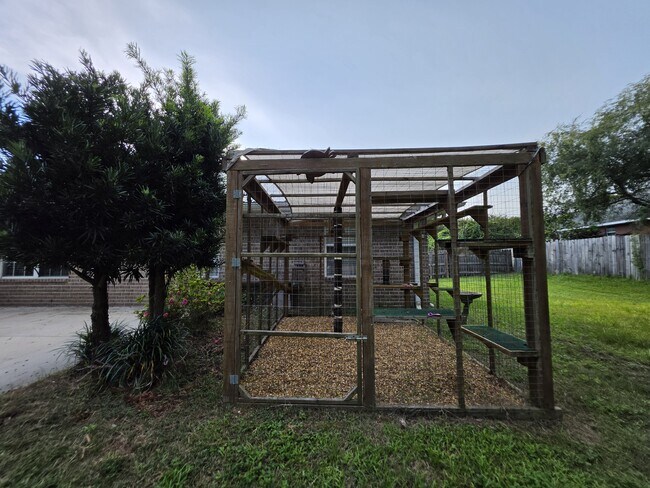 Building Photo - 1682 Village Pkwy