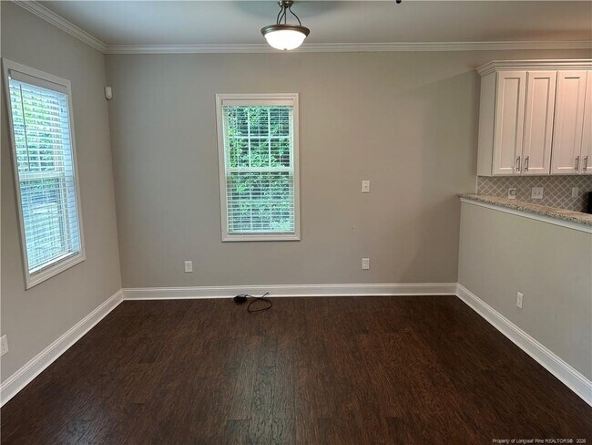 Building Photo - 919 Carolina Ave