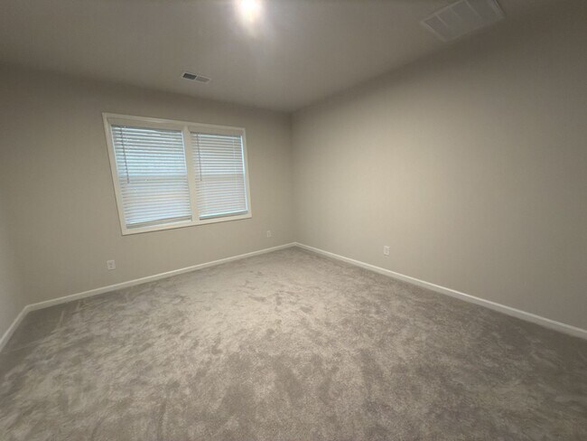 Building Photo - 685 Count Fleet Ct