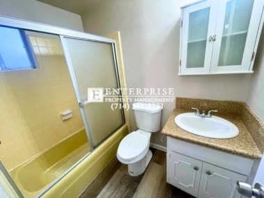 Building Photo - Gorgeous 4-bedroom rental home with in-law suite & two primary suites!