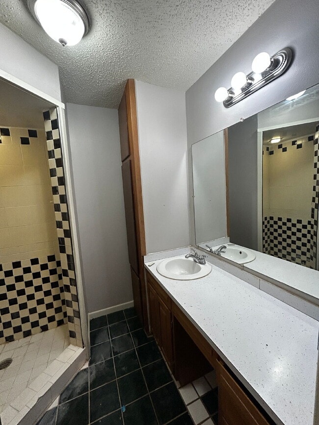 Building Photo - Country Living! Newly Updated 3-bed/2-bath...