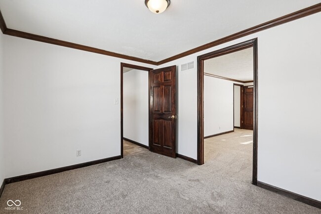 Building Photo - 218 W Main St