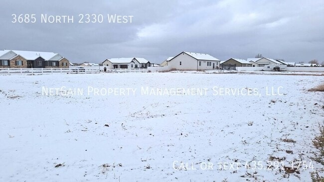 Building Photo - 3685 2330