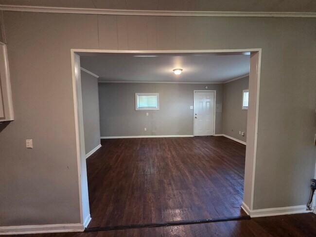 Building Photo - 3447 Dunn Ave