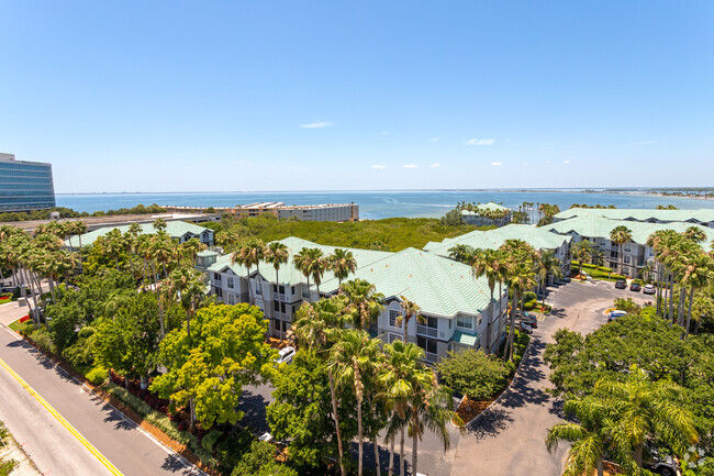 Building Photo - MAA Bay View