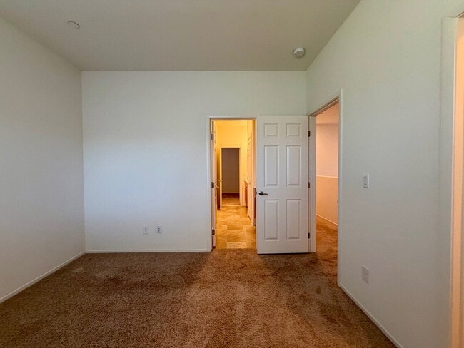 Building Photo - 3 BED 2.5 BATH 2 CAR GARAGE SINGLE FAMILY HOME W/ LOFT, BACKYARD & COMMUNITY POOL, SPA, PLAYGROUN...