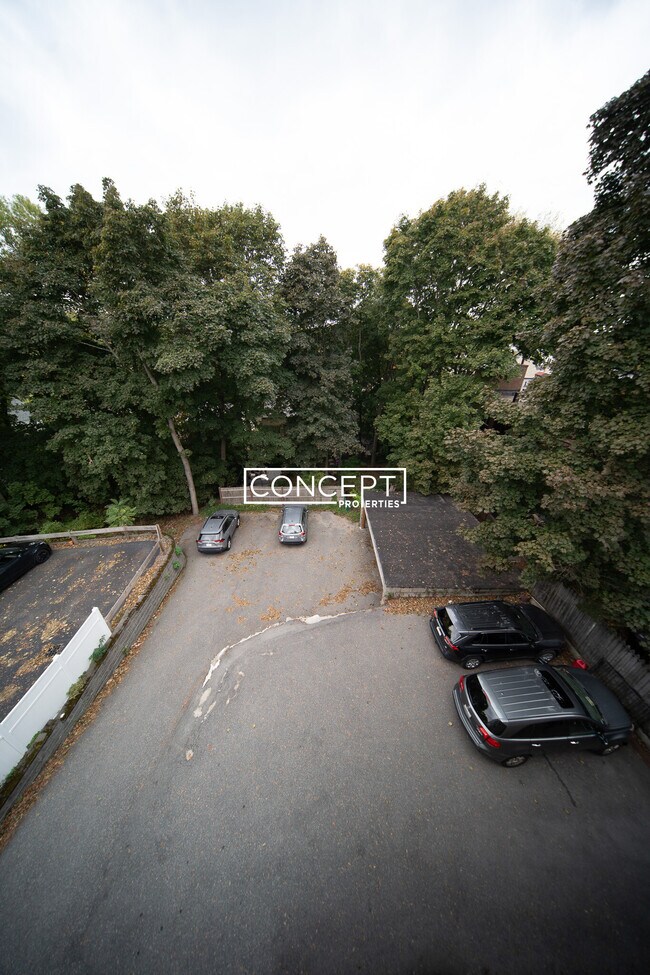 Building Photo - 208 Rawson Rd