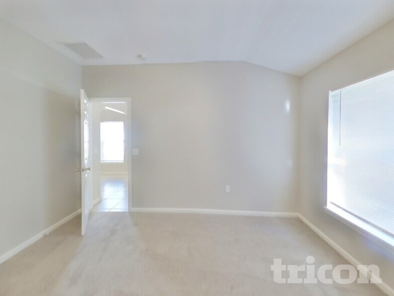 Building Photo - 5555 Village Pond Cir