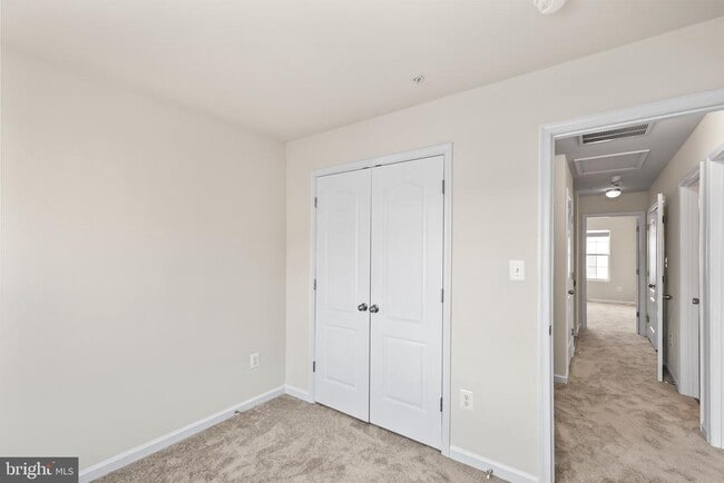 Building Photo - 4904 Olympia Pl