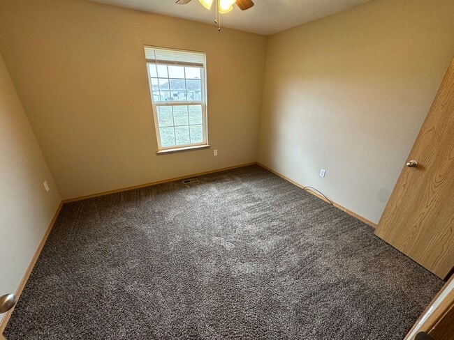 Building Photo - Super clean 2 bedroom 2 Bath Duplex in Clever MO