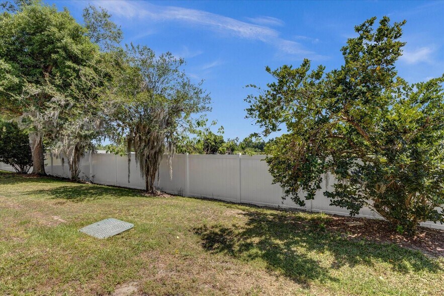 Building Photo - 4500 SW 52nd Cir