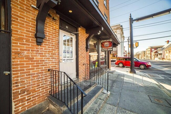 Building Photo - 62 Chambersburg St