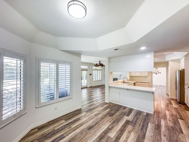 Building Photo - 32971 N Peak Dr