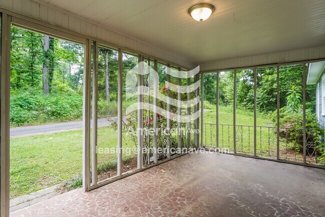 Building Photo - 1009 Ozark Ct