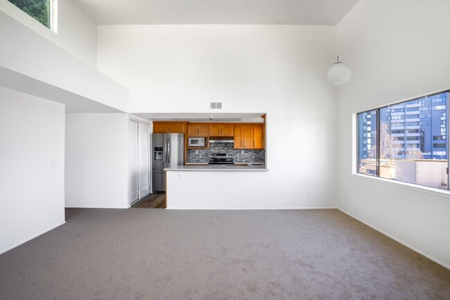Building Photo - 545 Pierce St