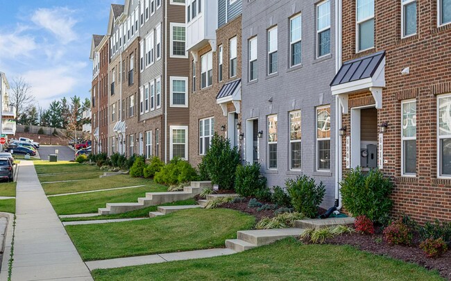 Building Photo - 6907 Stoddert Ln