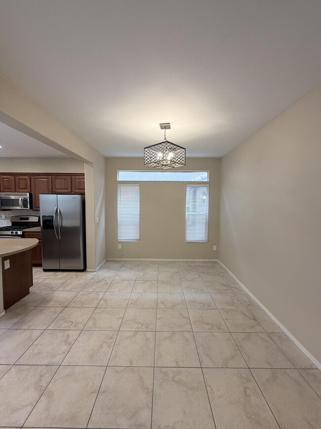 Building Photo - 3 bd 2.5 bath with LOFT