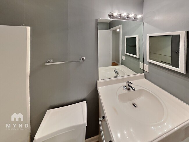 Building Photo - 1021 Churchill Downs Ct