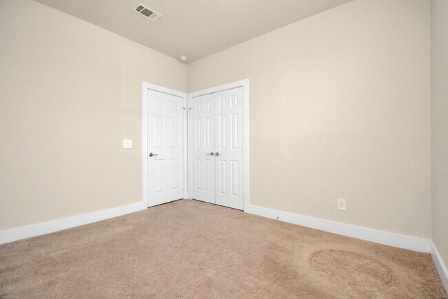 Building Photo - 1722 Summerlyn Ter Dr