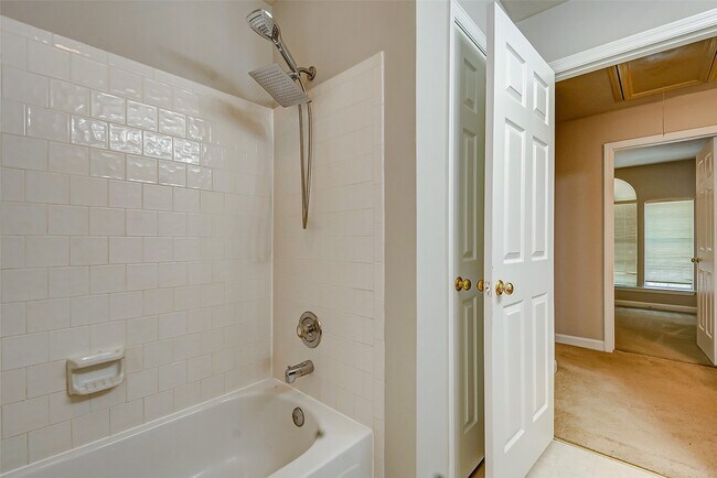 Building Photo - 14002 Wheatbridge Dr