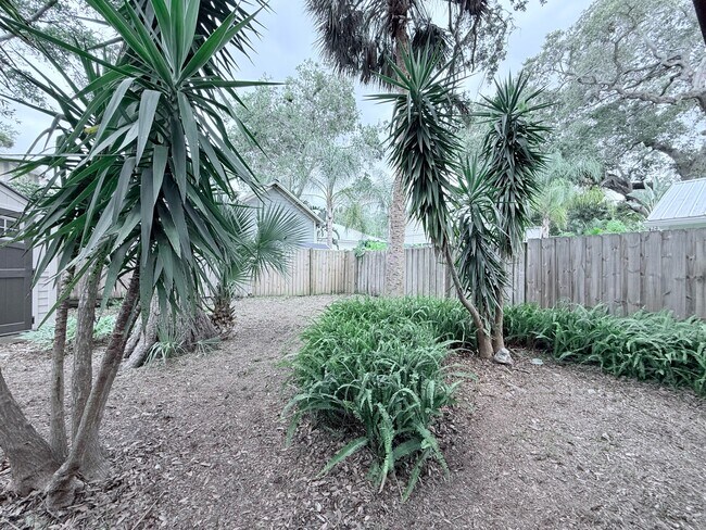 Building Photo - 17 Lovett St