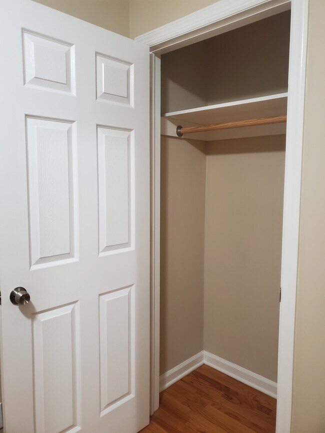 Building Photo - 28 Sampson St