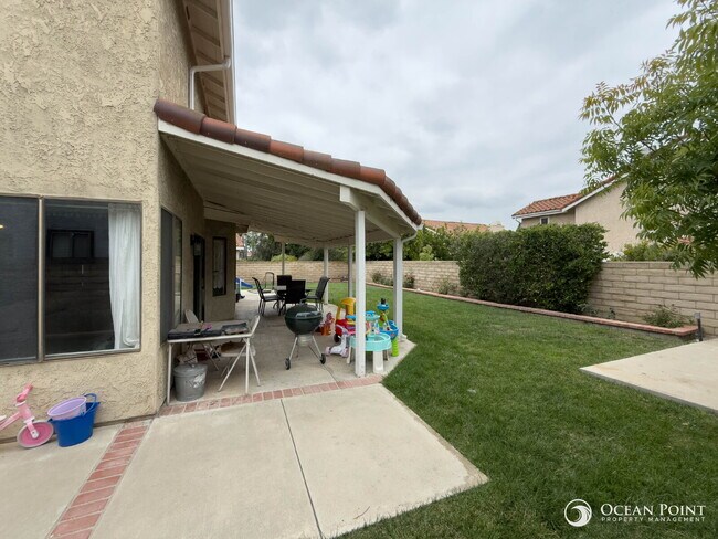 Building Photo - Large Four Bedroom Home for Rent in Moorpark!