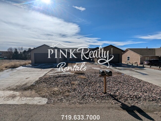 Building Photo - Cozy 3 -Bedroom in Pueblo West!